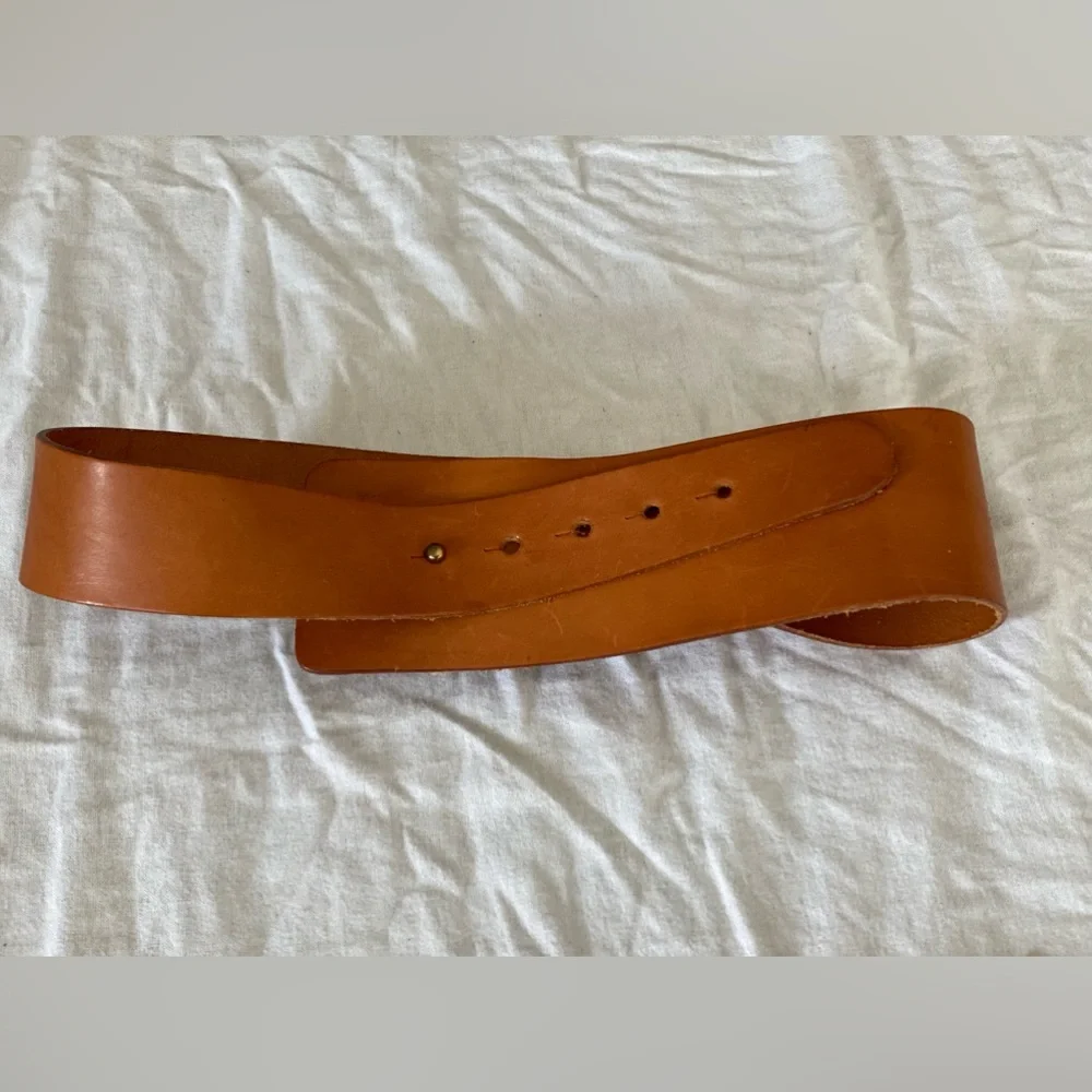 1980’s BANANA REPUBLIC BROWN LEATHER BELT MADE IN ENGLAND - Picture 9 of 14